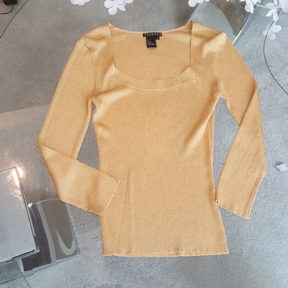 Spanner gorgeous gold lightweight sweater